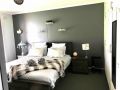 Modern comfort, central 2 bedroom apartment Apartment, Mount Gambier - thumb 2
