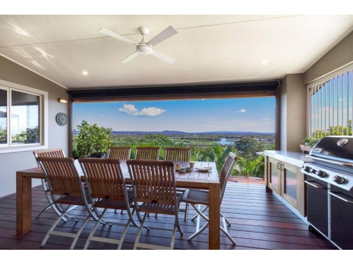 Modern Contemporary living in the heart of Noosa Guest house, Noosa Heads - imaginea 2