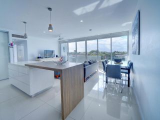 Modern Contemporary Southport Apartment Apartment, Gold Coast - 5
