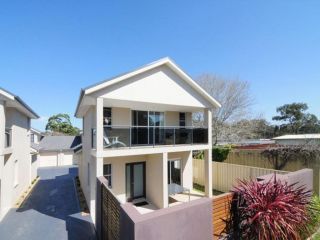 Modern Conveniently Located Across From the Main Street Guest house, Huskisson - 1