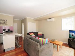 Modern Conveniently Located Across From the Main Street Guest house, Huskisson - 3