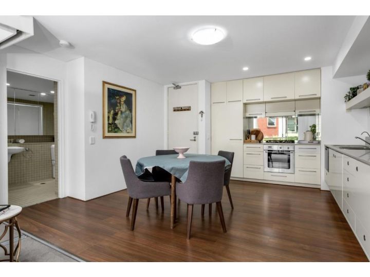Modern, Cozy Apartment in Prime Location Apartment, Sydney - imaginea 6