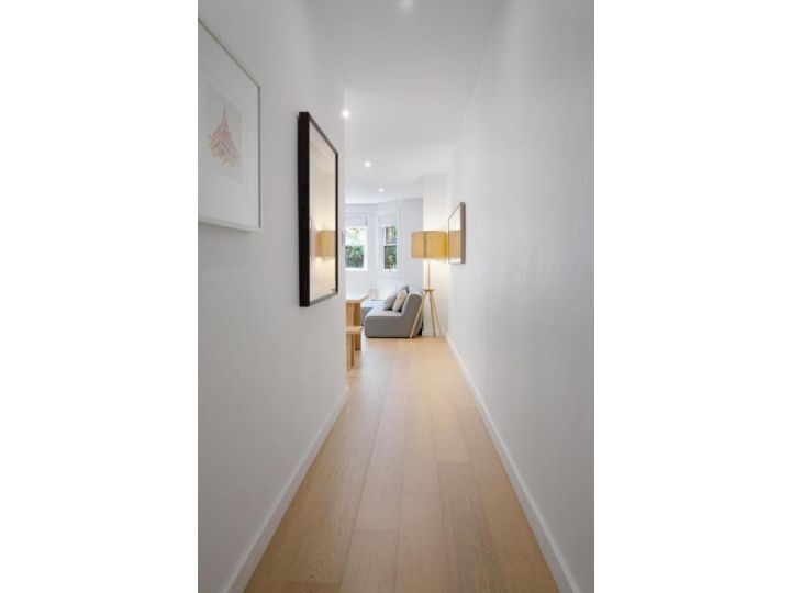 MODERN DOUBLE BAY APARTMENT // 2 MIN WALK TO BEACH Apartment, Sydney - imaginea 13
