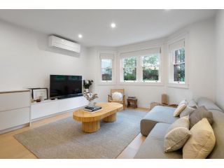 MODERN DOUBLE BAY APARTMENT // 2 MIN WALK TO BEACH Apartment, Sydney - 1