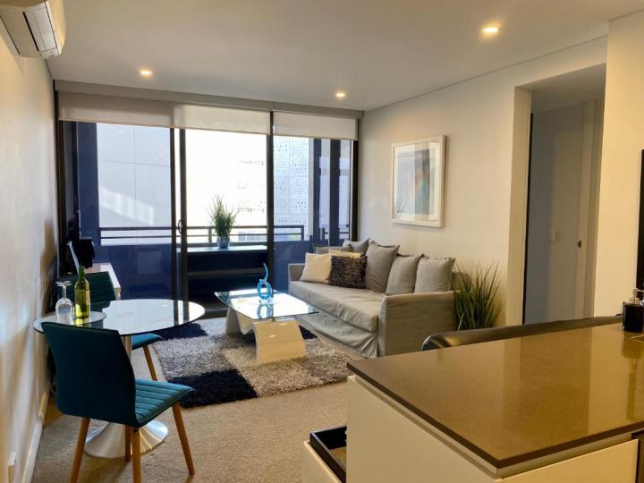 Governor Luxe 1 BR Apartment in the heart of Barton WiFi Netflix Gym Wine Secure Parking Canberra Apartment, Kingston - imaginea 2