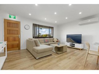 Modern Family Holiday Home Overlooking Jervis Bay Guest house, Vincentia - 5