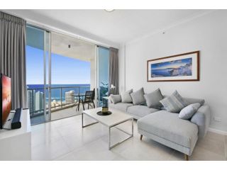Relax in High-rise Home with Gorgeous View & Pool Apartment, Australia - 4