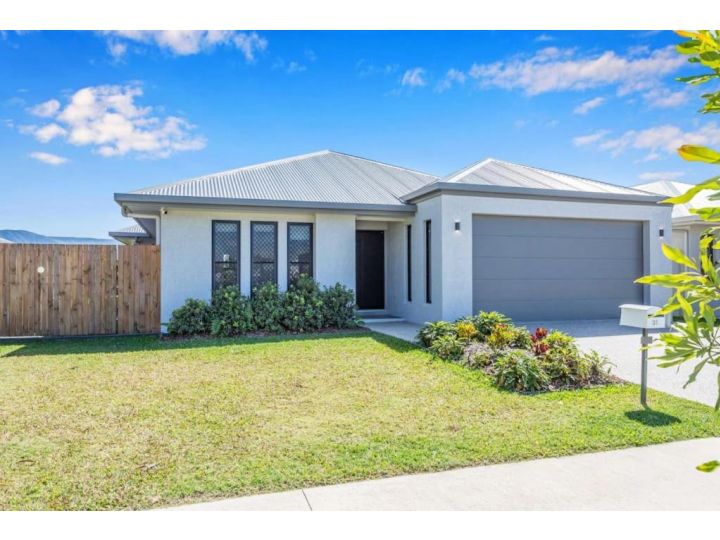 Modern Home with Private Spa and Fenced Garden Guest house, Trinity Beach - imaginea 14