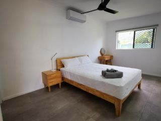 Modern Villa close to CBD, Airport, Botanical Gardens Guest house, Cairns - 3