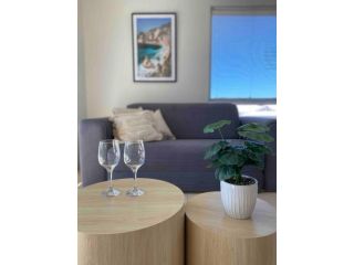 Modern Luxury 1 Bedroom Apartment - Walk to the shops! Apartment, Western Australia - 4