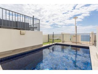 Modern Manly Apartment with Stunning Views, Pool Apartment, Sydney - 1