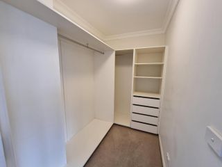 Modern Narre Warren three bedroom townhouse, close to Fountain Gate SC Guest house, Victoria - 4
