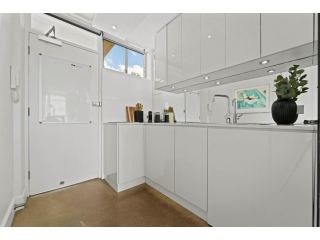 Modern Potts Point Studio Apartment, Sydney - 5