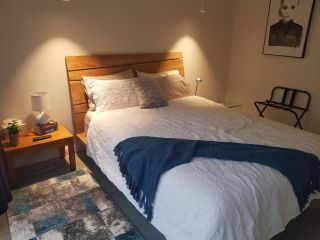 Modern, private and close to town. Guest house, Albury - 2