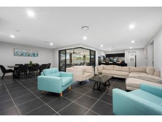Modern, Spacious, 5Bed, Relaxed outdoor flow Guest house, New South Wales - 5