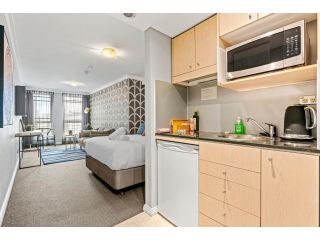 Modern City Abode Apartment, Sydney - 3
