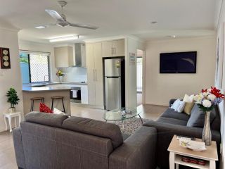 Home away from home - Modern luxury in central Bundaberg Villa, Bundaberg - 2