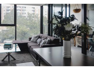 Modern, Stylish 1-bedder in Prime Braddon Location Apartment, Canberra - 4