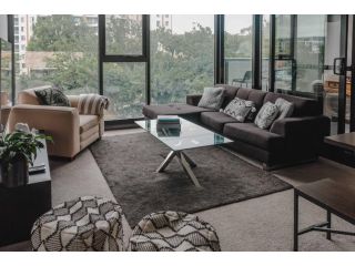 Modern, Stylish 1-bedder in Prime Braddon Location Apartment, Canberra - 2