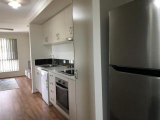 Bright 1 Bedroom Apartment 5km to Surfers Paradise Apartment, Gold Coast - 3