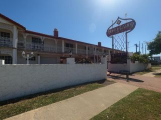 Monte Carlo Motor Inn Hotel, Townsville - 4