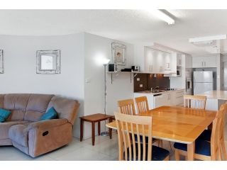 Monterey Lodge Unit 10, 27 Warne Terrace. Kings Beach Apartment, Caloundra - 5