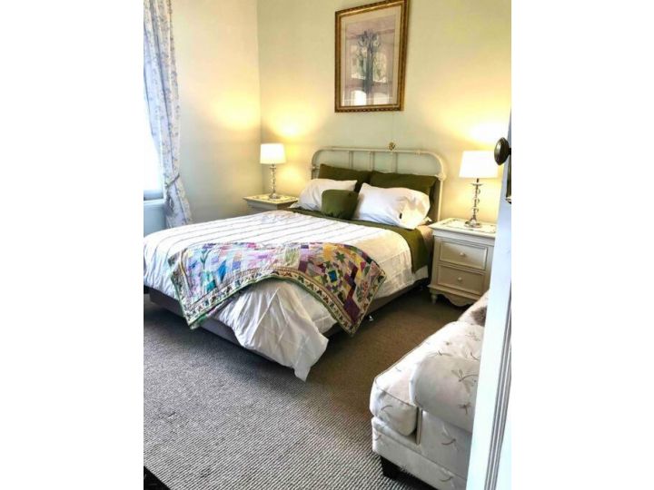 Montreux on HighCountry feel just minutes from CBD Guest house, Australia - imaginea 5