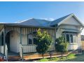 Montreux on HighCountry feel just minutes from CBD Guest house, Australia - thumb 1