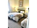 Montreux on HighCountry feel just minutes from CBD Guest house, Australia - thumb 5