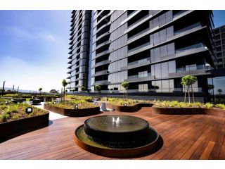 Moody Moon Apartment @ Sky Garden - Glen Waverley Apartment, Glen Waverley - 4