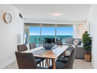 Sirocco 906 by G1 Holidays - Two Bedroom Beachfront Apartment in Sirocco Resort Apartment, Mooloolaba - 5
