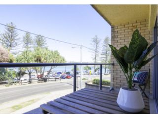 Moondara Unit 2, 21 Bulcock Beach Esplanade, Bulcock Beach Apartment, Caloundra - 3