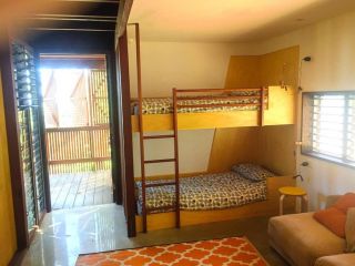 Moonshine Beach Shack Guest house, Point Lookout - 4