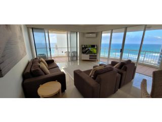 APR Moroccan Private Apartments by the Beach Apartment, Gold Coast - 5