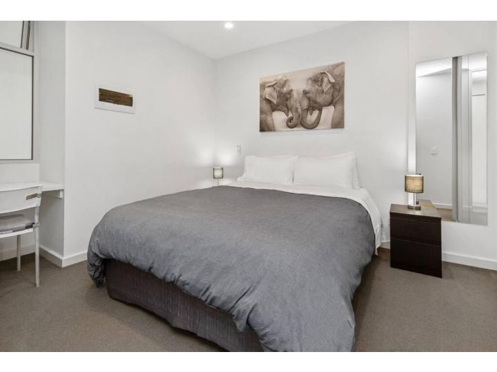 Morphett Lights- 1 Bdrm Sleeps 1-4 Parking Pool Guest house, Adelaide - imaginea 1