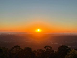 Mountain Living with Ocean views Guest house, Mount Tamborine - 1