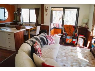 Mountain Retreat Suitable for 2 Families, Sleeps 8 Chalet, Mount Buller - 3