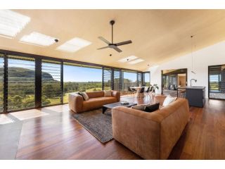 Mountain View Beach House Guest house, Queensland - 1