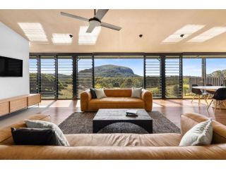 Mountain View Beach House Guest house, Queensland - 2