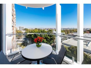 Meriton Suites Mascot Central Hotel, Sydney - 1