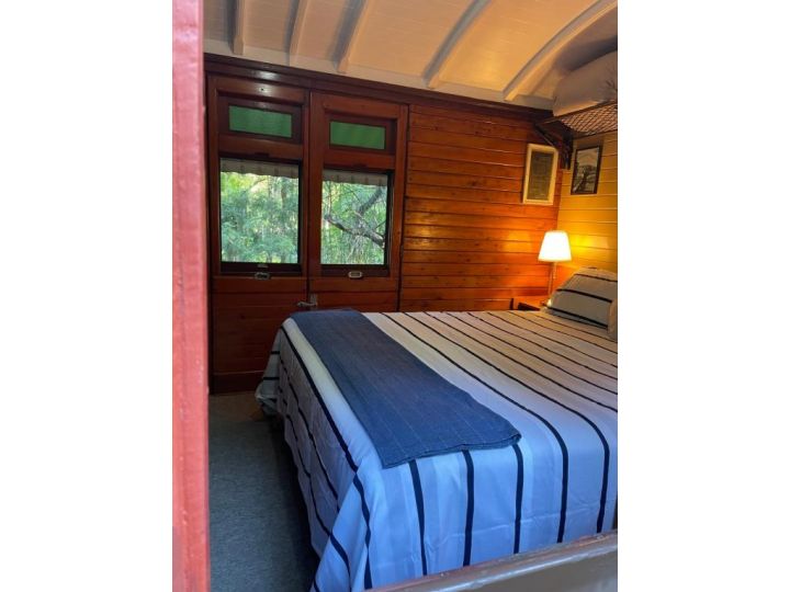 Mt Nebo Railway Carriage and Chalet Guest house, Victoria - imaginea 10