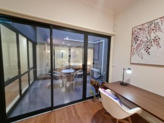 Mt Waverley Spacious 2BR2BA Free Car WIFI+balcony Apartment, Victoria - 2