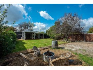 'Mudgee Maison' A Charming Vintage Country Escape Guest house, Mudgee - 4