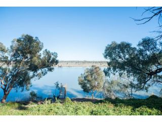 Mundic Waterfront Cottages Guest house, Renmark - 4