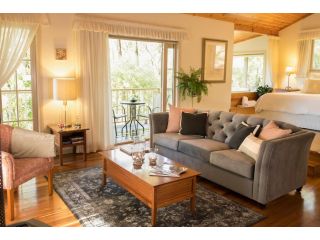 Myers Creek Cascades Luxury Cottages Bed and breakfast, Healesville - 4