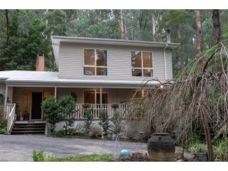 Myers Creek Cascades Luxury Cottages Bed and breakfast, Healesville - 1