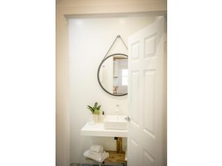 Myrtle Tree Lodge - Flowers, Kangaroo Valley Villa, Kangaroo Valley - 5