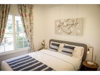 Myrtle Tree Lodge - Flowers, Kangaroo Valley Villa, Kangaroo Valley - 2