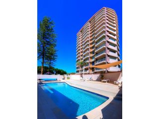 Narrowneck Court Holiday Apartments Aparthotel, Gold Coast - 2