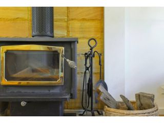 NATURE LOVERS DREAM // FIREPLACE //ACCESS TO HIKES Guest house, Wentworth Falls - 3